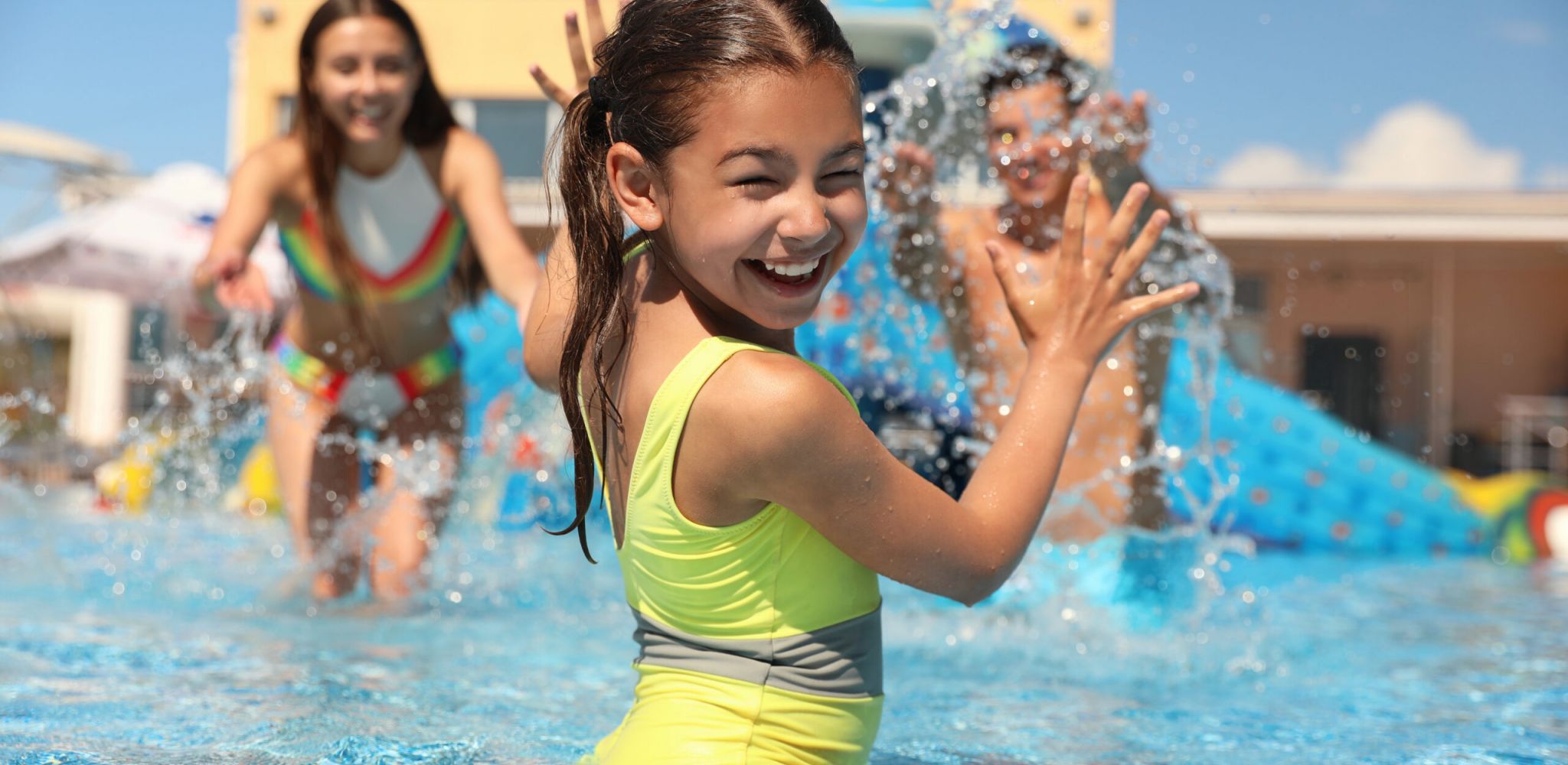 Hawthorne at Hixson family having fun in the pool